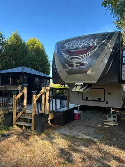 Roulotte still Fifthwheel au Camping Lac Mac Gregor, View more