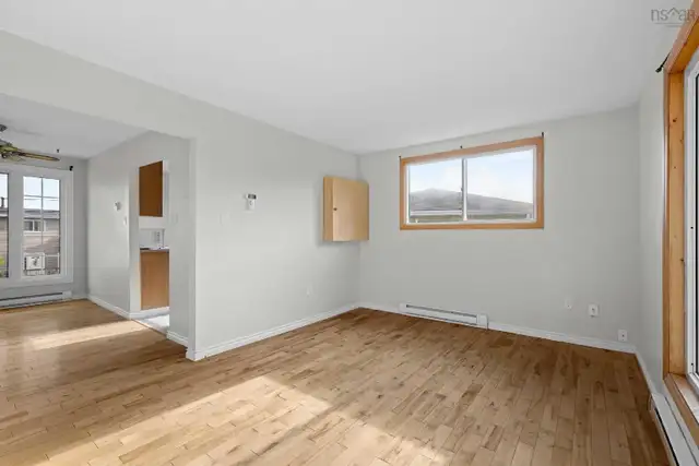 3 Bedroom House on Rent in Long Term Rentals in Dartmouth - Image 7