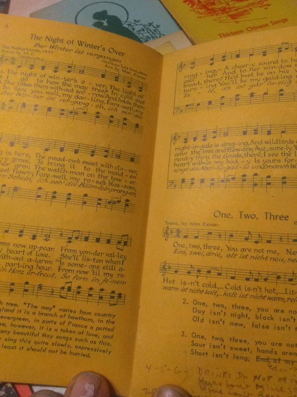 Vintage 19 Pocket full  of Song. Sing Along. Carol's. Tunes.  in Arts & Collectibles in Gatineau - Image 7