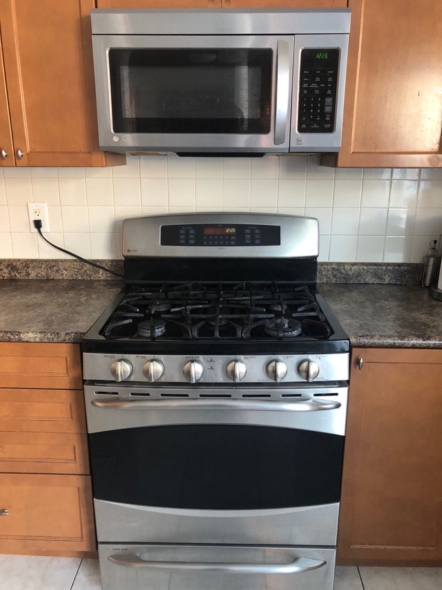 Gas stove with Double oven in Stoves, Ovens & Ranges in Mississauga / Peel Region - Image 2