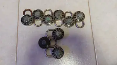 Lot de 9 Cadenas  à numéros, View more