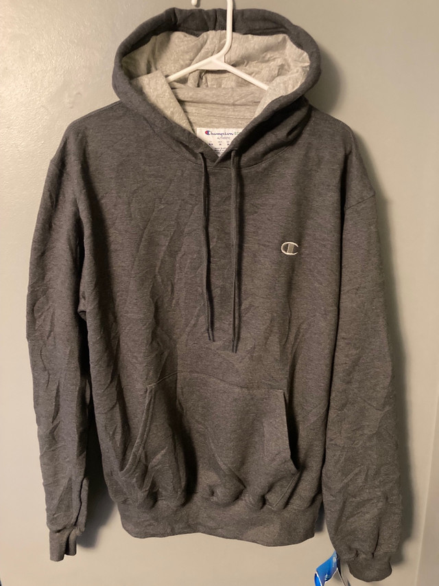 Champion Hoodie  (M)  in Men's in City of Halifax