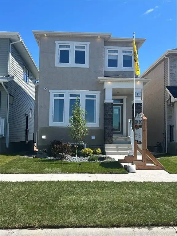 STUNNING SHOW HOME AVAILABLE FOR QUICK POSSESSION $549,900