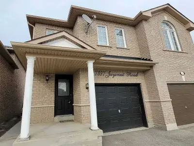 3 Bedroom House for rent in Mississauga. Immediately available