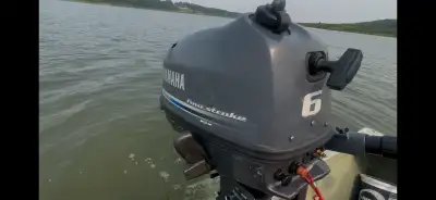 Yamaha 6 hp outboard motor runs great Portable Built in gas tank ready to go reverse/neutral/forward...