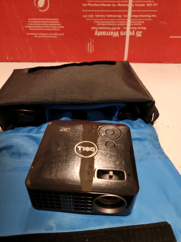 Projecteur Mini HDMI DELL in General Electronics in Longueuil / South Shore - Image 2
