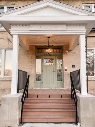 Desirable central SW location with a short walk to Crescent Lake, shopping, restaurants, and downtow...