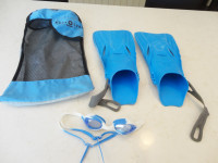 Youth Size Aqua Lung Sports Water Flippers and Goggles Size L-XL