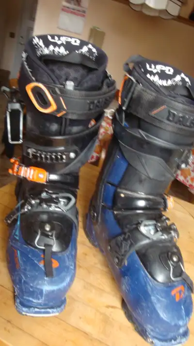 ALPINE TOURING SKI BOOTS DALBELLO LUPO AX120 SIZE 9 1/2 MEN'S, View more