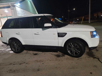 2012 Range Rover Sport HSE with 2yr warranty.