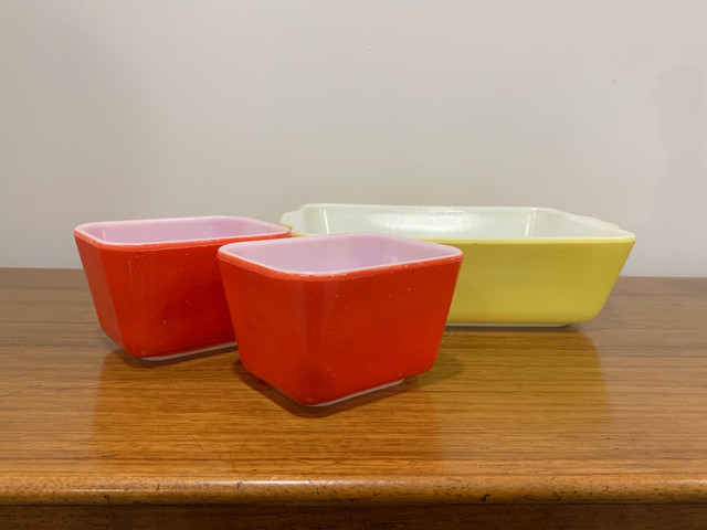 Vintage PYREX casserole dishes in Kitchen & Dining Wares in Hamilton