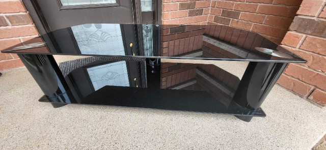 TV stand in Video & TV Accessories in Mississauga / Peel Region