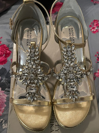 Badgley Mischka jewelled sandal wedge heels sz 5