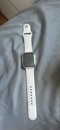 Apple Watch 8 - 41 mm - GPS