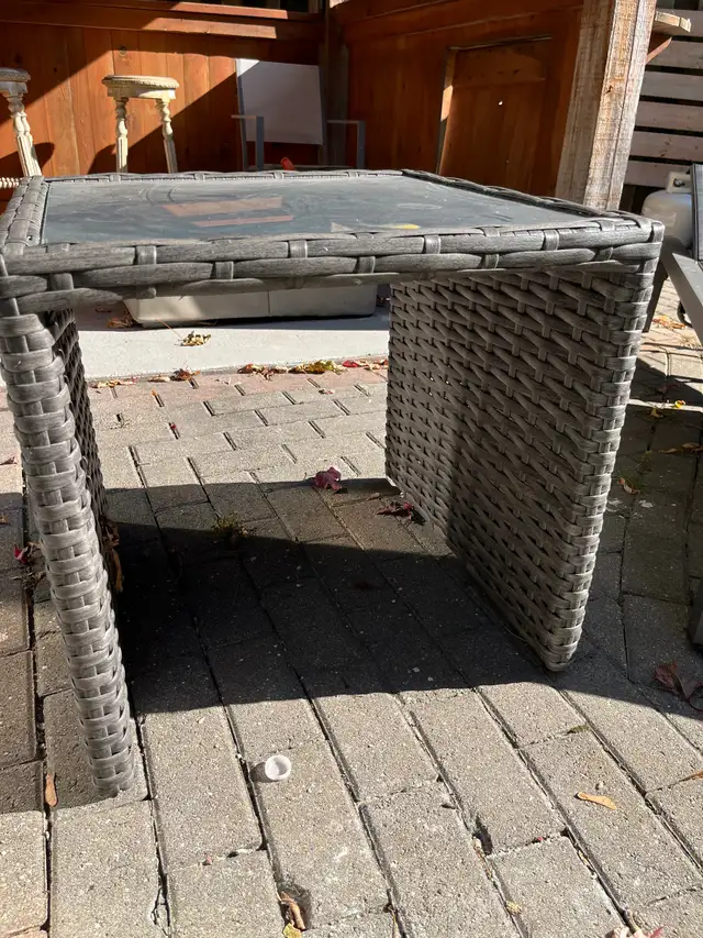 Beautiful outdoor wicker chairs with cushions!! And side table in Patio & Garden Furniture in Markham / York Region - Image 7