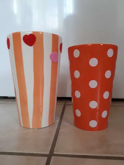 2 vases decorations, View more