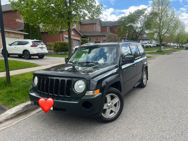 jeep patriot 2010 in Cars & Trucks in Markham / York Region