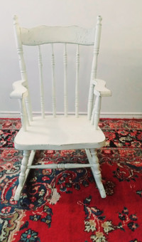 VINTAGE CHILD'S ROCKING CHAIR