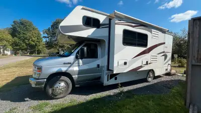 Embark on unforgettable adventures with this well-maintained Ford Motorhome, offering both comfort a...