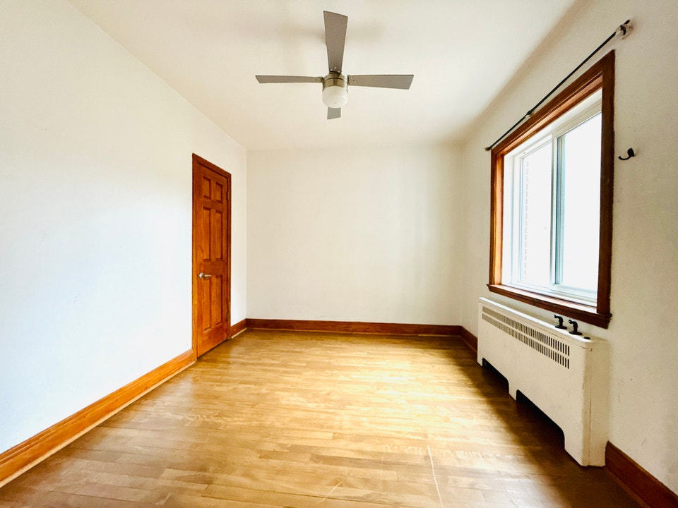 Appartement 4 ½ proche du métro Joliette 2