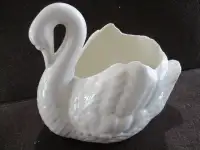 bol en forme de cygne en porcelaine - porcelain swan bowl