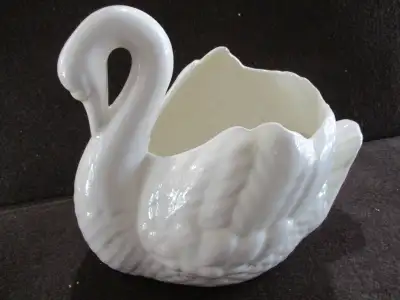 bol en forme de cygne en porcelaine - porcelain swan bowl, View more