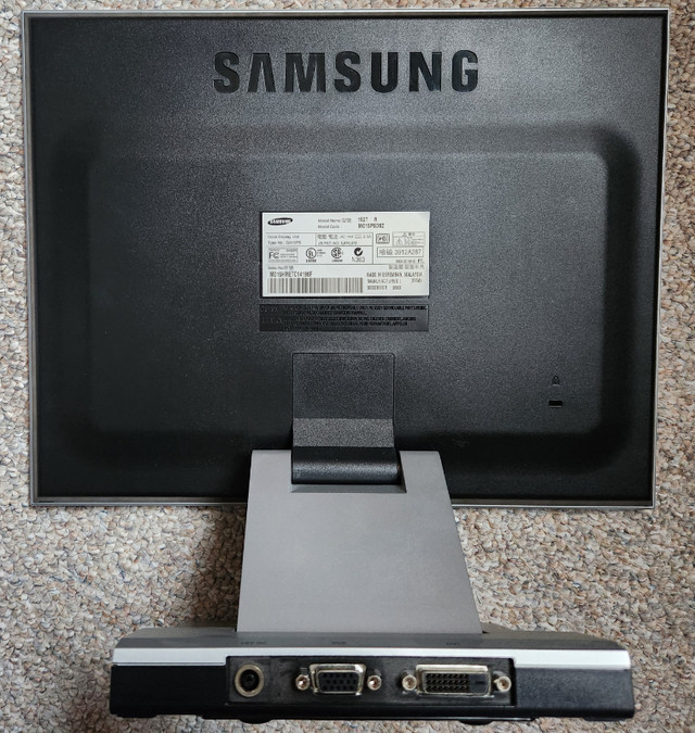 Samsung monitor in Monitors in Windsor Region - Image 3