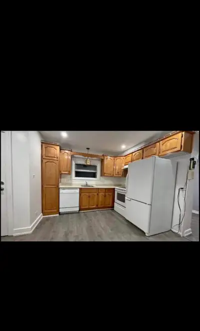 Bright & Newly Renovated 4-Bedroom Apartment – Downtown 219 Bruyère St, Ottawa, ON K1N 5E4, Canada R...