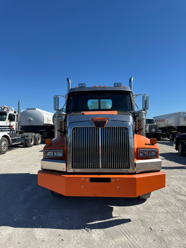 2006 Western Star 4900SA in Heavy Trucks in Barrie - Image 2