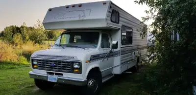 Selling my 1990 Ford E350 Class C motorhome, approx. 28 ft, with 150,000 km. It runs and drives well...