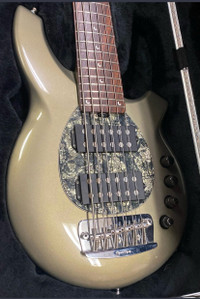 MusicMan ErinieBall Bongo 6 Bass Guitar
