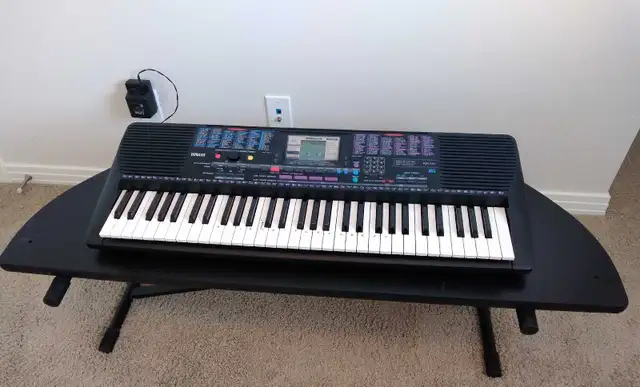Yamaha piano PSR-220 with stand. in Pianos & Keyboards in Calgary - Image 2