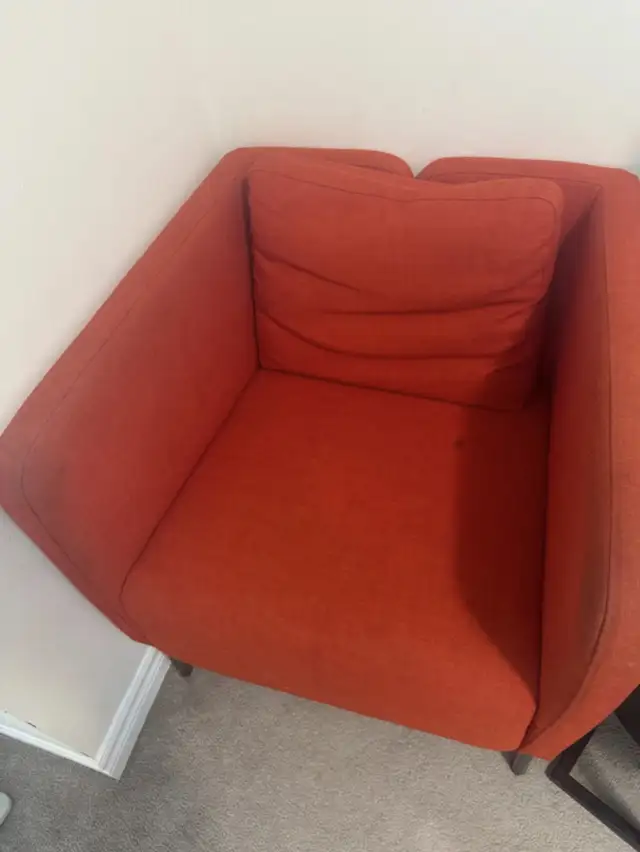 2 Orange Armchairs in Chairs & Recliners in Markham / York Region - Image 2