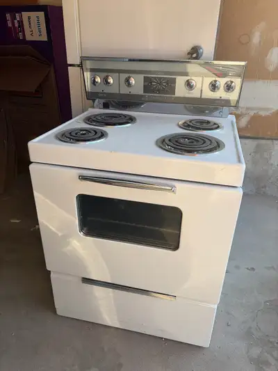 Vintage Frigidaire Deluxe electric stove/oven for sale., View more
