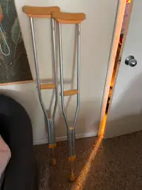 5’2-5’10 Crutches