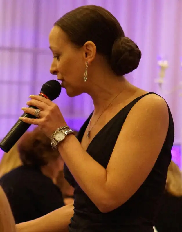 Singer64849906132867122