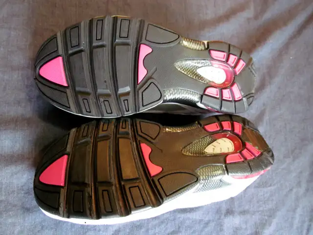 Women's training shoes, Runners size 11, NEW, pink accents in Women's - Shoes in Markham / York Region - Image 6