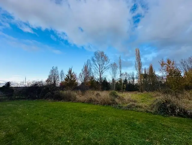 Lovely Family Acreage Home With Wonderful Views in Cloverdale in Land for Sale in Delta/Surrey/Langley - Image 9