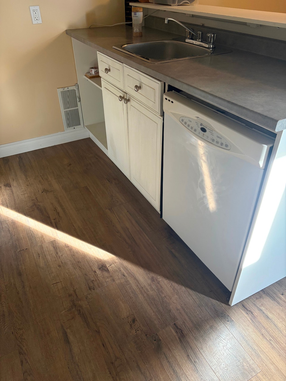 Basement apartment for rent 1600$ all inclusive 2