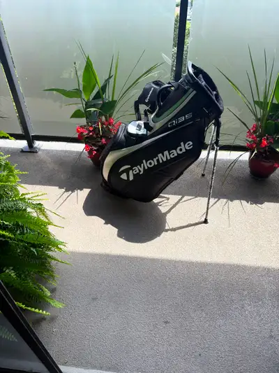 TAYLORMADE TOUR STAND BAG QI35, View more