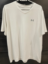 * NICE WHITE MENS XXL LOOSE FIT UNDER ARMOUR T-SHIRT *