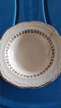 Alfred Meakin England Marquis Shape Marigold 18kt Bowl