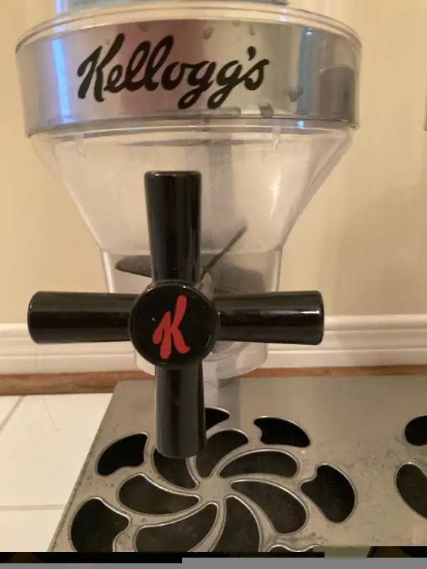 Kellogg's Industrial Cereal Dispenser in Other Business & Industrial in Mississauga / Peel Region - Image 3