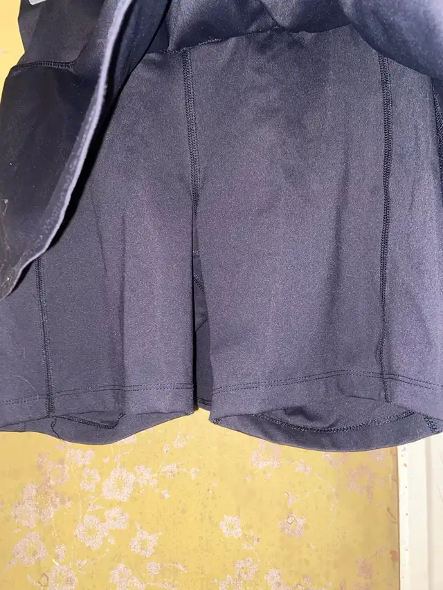 Old Navy active skort sizeS in Women's - Bottoms in City of Toronto - Image 6