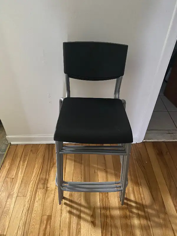 Chaises hauteur comptoir in Dining Tables & Sets in Longueuil / South Shore - Image 2