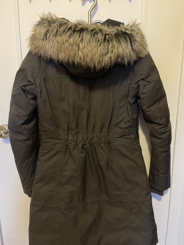 Manteau d'hiver pour femme North Face XS dans Femmes - Hauts et vêtements d'extérieur  à Longueuil/Rive Sud - Image 3