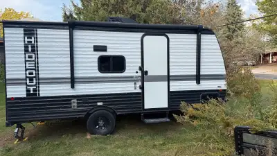 Like new 2024 keystone hideout travel trailer 5 adults can sleep Call Bob for more information if th...