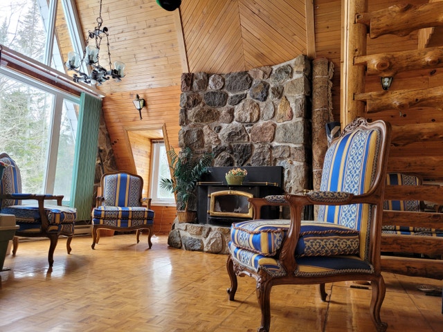 BELLE MAISON SCANDINAVE À VENDRE À SAINT-CALIXTE  CUL DE SAC — photo 2