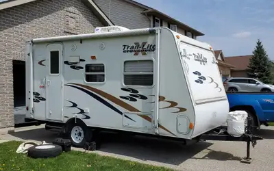 FOR SALE: 2009 R-Vision Trail Lite by Monaco – 19’ Hybrid Travel Trailer – Excellent Condition Looki...