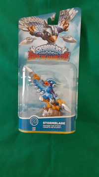 Figurine Skylanders Super Chargers - Stormblade (neuf en boite)